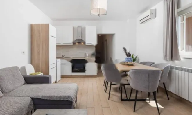 Недвижимость Трехкомнатная квартира в центре: 6