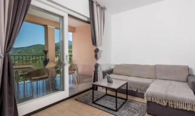 Недвижимость Трехкомнатная квартира в центре: 7