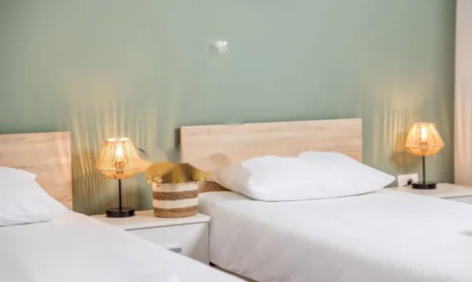 Недвижимость Трехкомнатная квартира в центре: 11