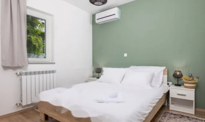 Недвижимость Трехкомнатная квартира в центре: 15