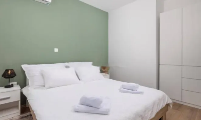 Недвижимость Трехкомнатная квартира в центре: 16