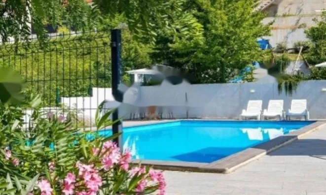 Недвижимость Трехкомнатная квартира в центре: 21