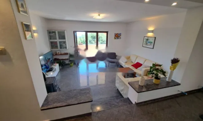 Недвижимость Семейный дом 400 м², Центр, Опатия: 24