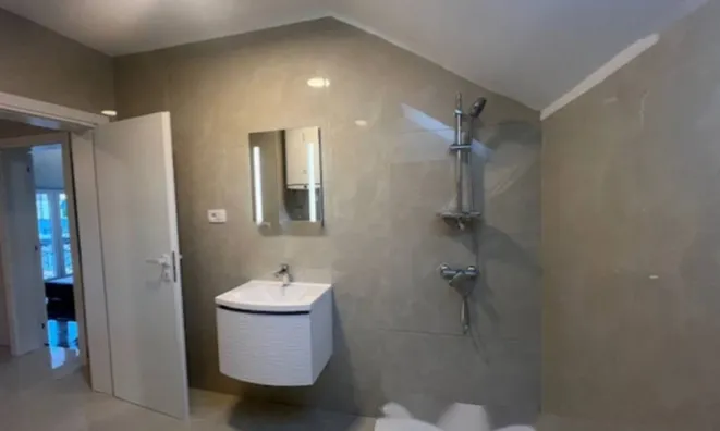 Недвижимость Четырехкомнатная квартира, Центр, Опатия: 17