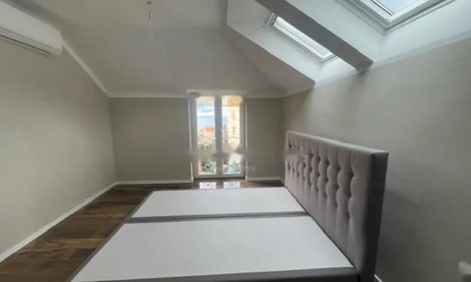 Недвижимость Четырехкомнатная квартира, Центр, Опатия: 20