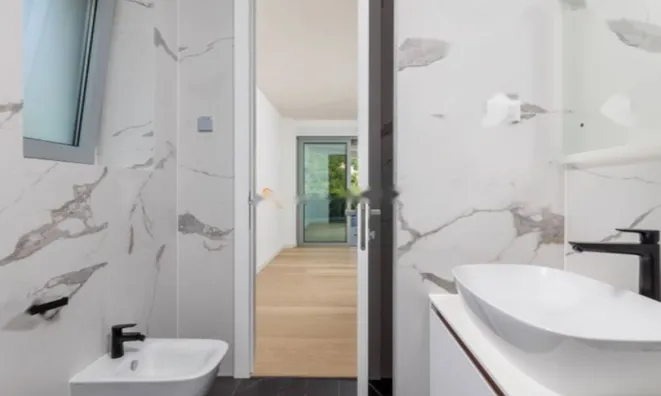 Недвижимость Четырёхкомнатная квартира, центр: 12