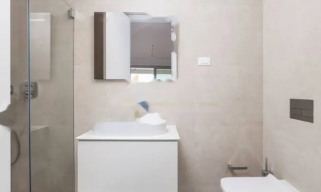 Недвижимость Двухкомнатная квартира центр: 20