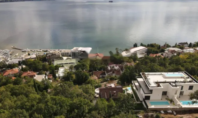 Недвижимость Четырёхкомнатная квартира, Центр, Опатия: 1