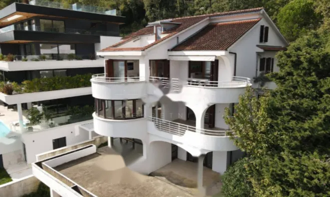 Недвижимость Четырёхкомнатная квартира, Центр, Опатия: 3