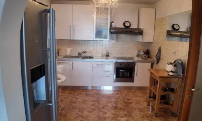 Недвижимость Четырёхкомнатная квартира, Центр, Опатия: 17