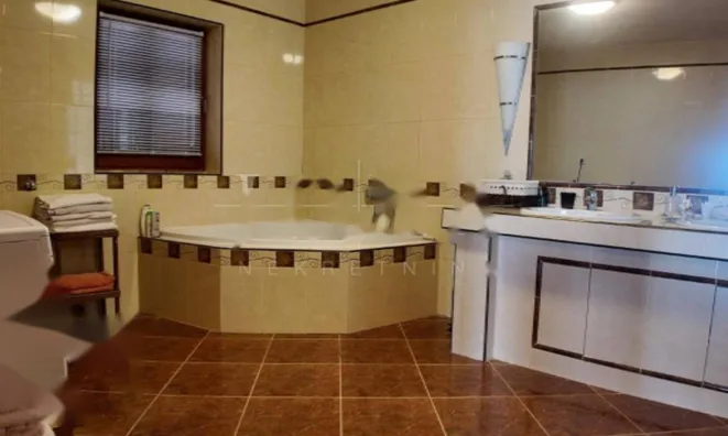 Недвижимость Четырёхкомнатная квартира, Центр, Опатия: 19