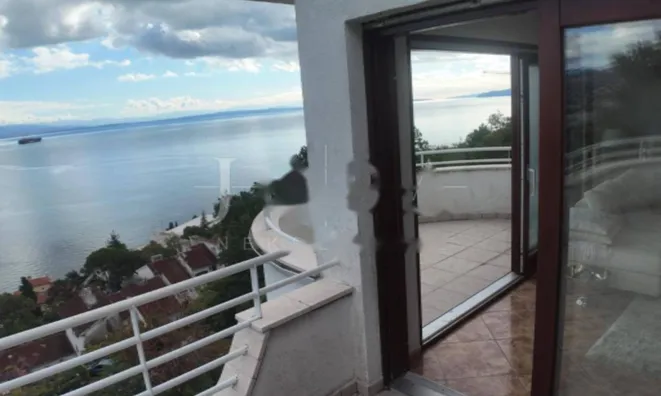 Недвижимость Четырёхкомнатная квартира, Центр, Опатия: 23