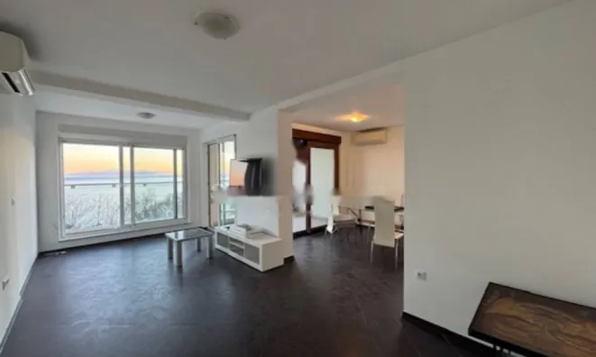 Недвижимость Двухкомнатная квартира в центре: 2