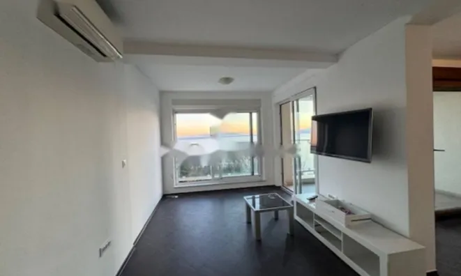 Недвижимость Двухкомнатная квартира в центре: 5