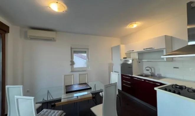 Недвижимость Двухкомнатная квартира в центре: 7