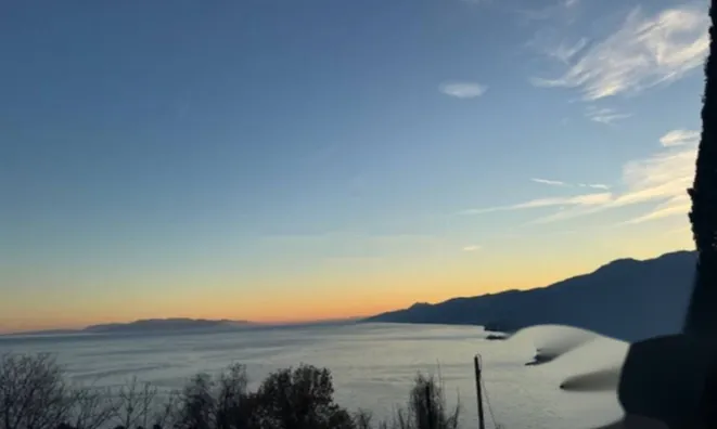 Недвижимость Двухкомнатная квартира в центре: 8