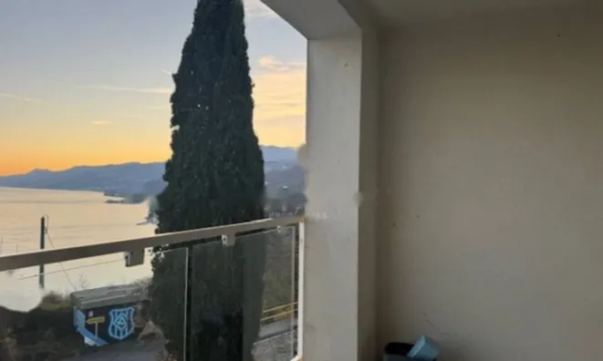 Недвижимость Двухкомнатная квартира в центре: 9