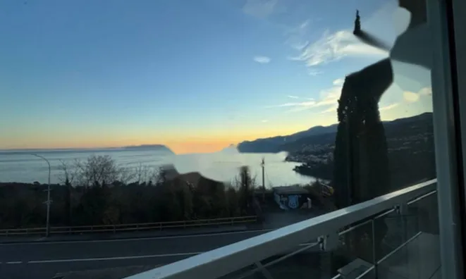 Недвижимость Двухкомнатная квартира в центре: 10