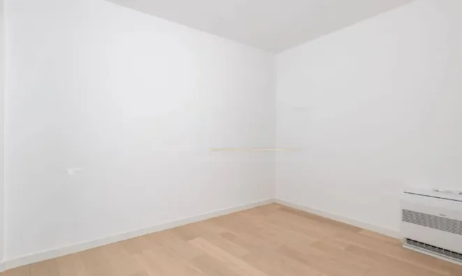 Недвижимость Двухкомнатная квартира, центр: 9