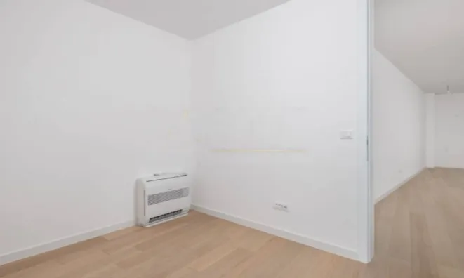 Недвижимость Двухкомнатная квартира, центр: 10