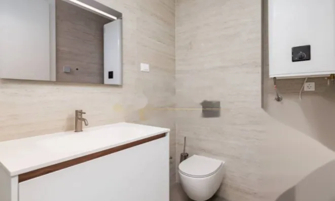 Недвижимость Двухкомнатная квартира, центр: 19