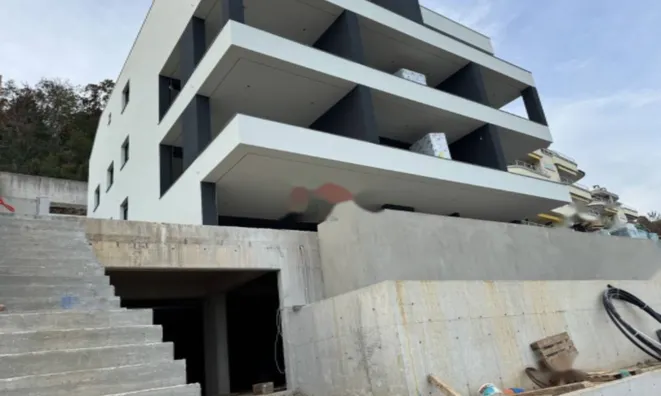 Недвижимость Двухкомнатная квартира в центре: 2