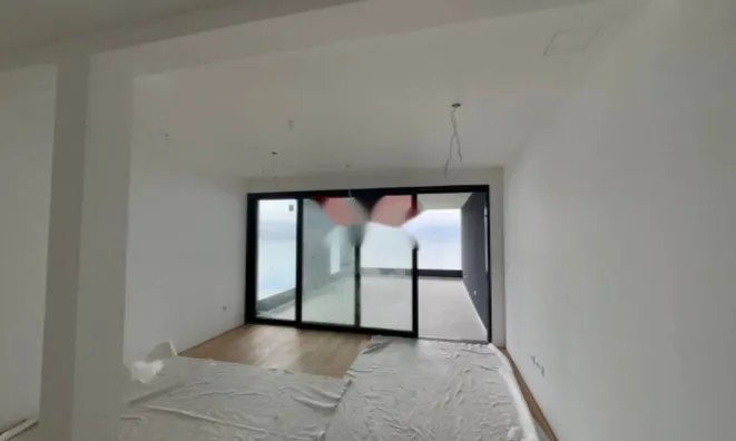 Недвижимость Двухкомнатная квартира в центре: 4