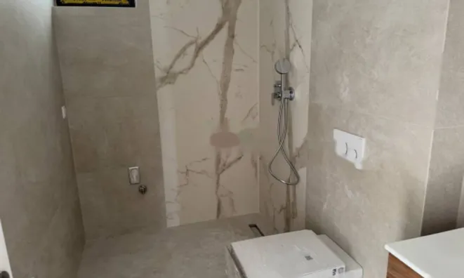 Недвижимость Двухкомнатная квартира в центре: 8