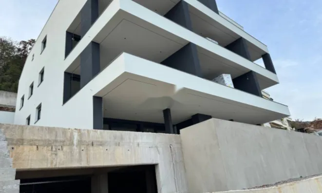 Недвижимость Двухкомнатная квартира в центре: 11