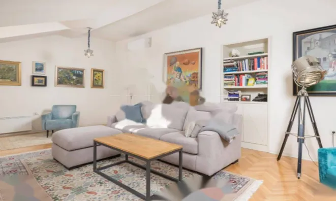 Недвижимость Четырехкомнатная квартира, Центр : 4