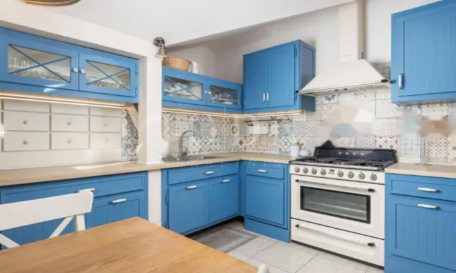 Недвижимость Четырехкомнатная квартира, Центр : 17