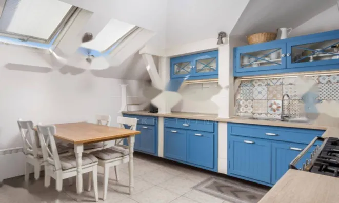 Недвижимость Четырехкомнатная квартира, Центр : 18