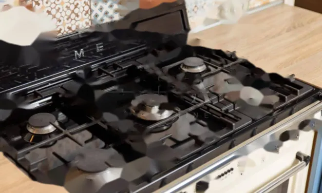 Недвижимость Четырехкомнатная квартира, Центр : 20