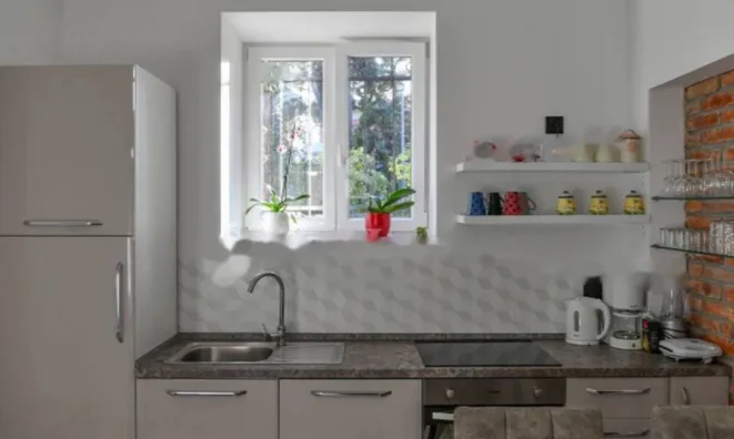 Недвижимость Двухкомнатная квартира в центре: 6