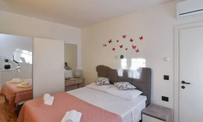 Недвижимость Двухкомнатная квартира в центре: 10