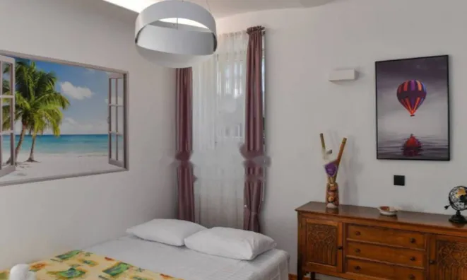 Недвижимость Двухкомнатная квартира в центре: 12