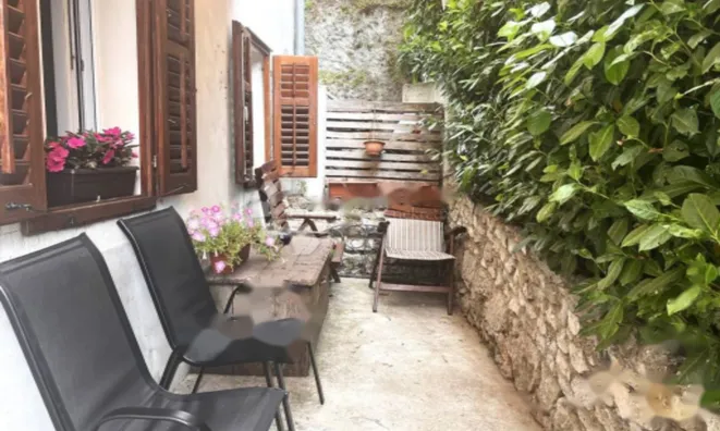 Недвижимость Четырехкомнатная квартира, Центр, Опатия: 19