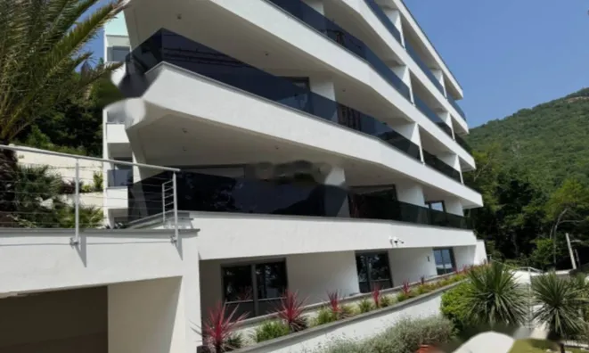 Недвижимость Двухкомнатная квартира в центре: 2