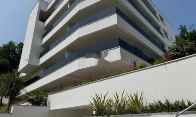 Недвижимость Двухкомнатная квартира в центре: 5