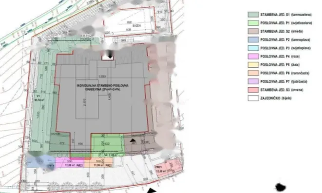 Недвижимость Трехкомнатная квартира в центре: 10