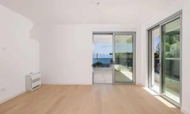 Недвижимость Трехкомнатная квартира в центре: 12