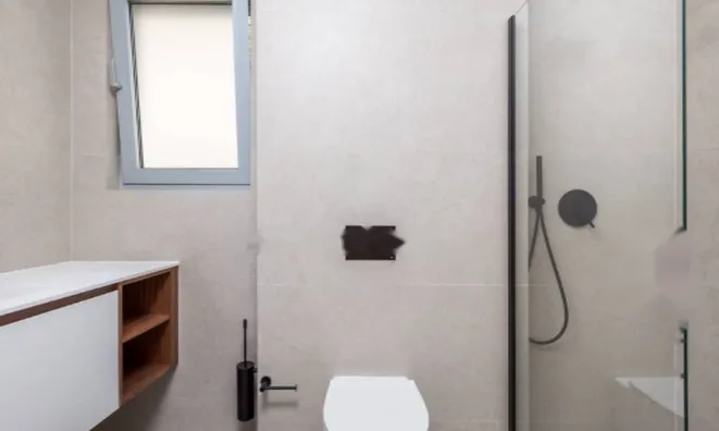 Недвижимость Трехкомнатная квартира в центре: 24