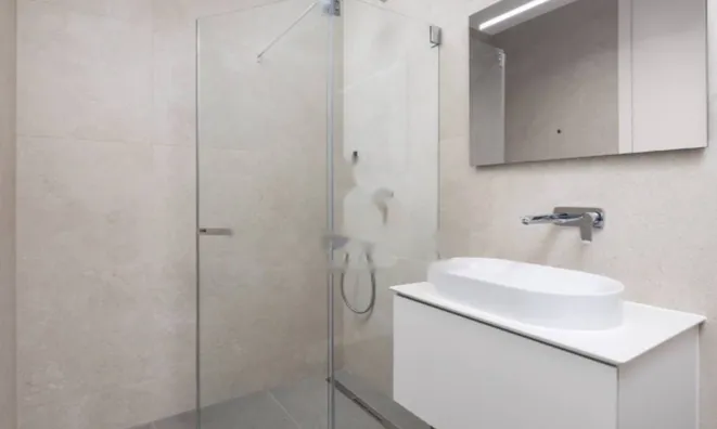 Недвижимость Трехкомнатная квартира в центре: 20