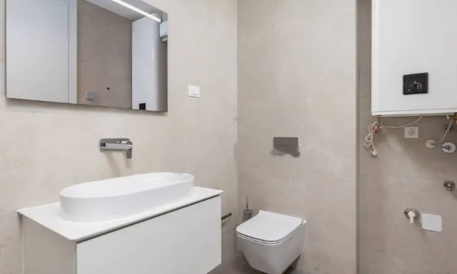 Недвижимость Трехкомнатная квартира в центре: 21