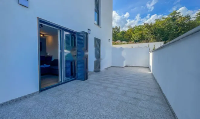 Недвижимость Двухкомнатная квартира в центре: 22