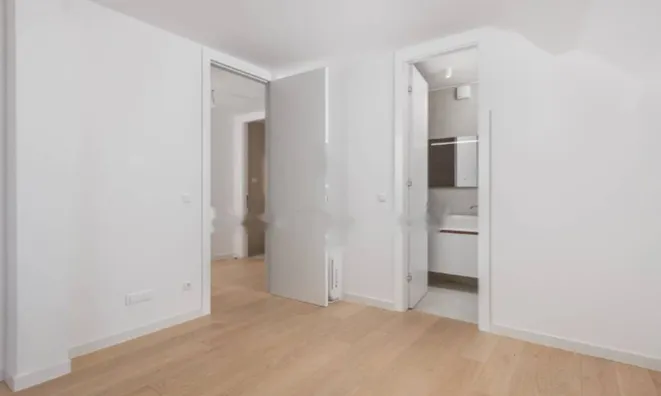 Недвижимость Трёхкомнатная квартира в центре: 19