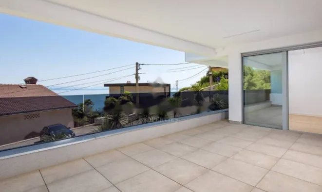 Недвижимость Квартира в центре Упатии: 1