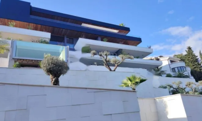 Недвижимость Четырёхкомнатная квартира, Центр, Опатия: 2