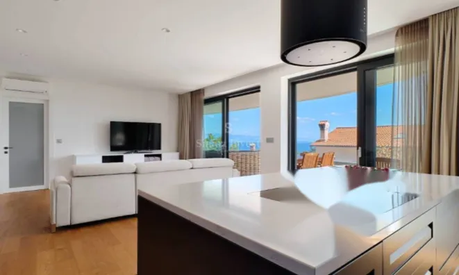 Недвижимость Четырехкомнатная квартира в центре: 17