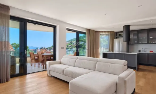 Недвижимость Четырехкомнатная квартира в центре: 19